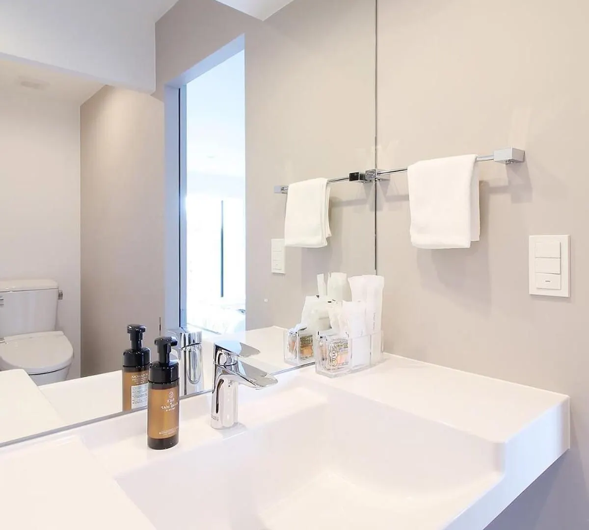 Bhotel Heiwaodori 702 - Huge Apt In Famous Hiroshima Dori For 6P Japan